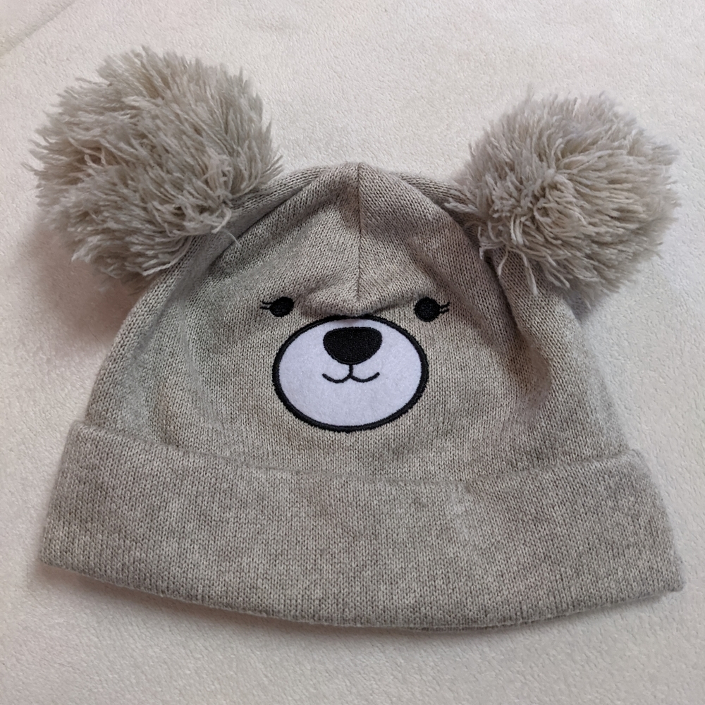 Bear hat with pompoms baby sz L